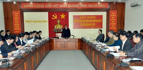 Đồng chí Bí thư Tỉnh ủy phát biểu chỉ đạo tại hội nghị.