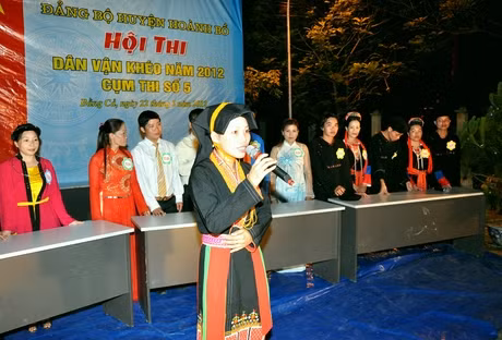 Cán bộ hội phụ nữ các cơ sở của huyện Hoành Bồ tích cực tham gia và đoạt nhiều giải cao trong Hội thi dân vận khéo tỉnh Quảng Ninh năm 2012.