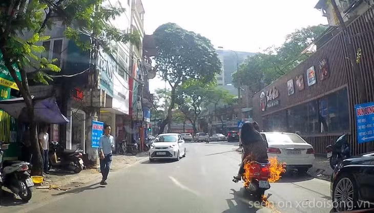 "Ghost rider" tái hiện trên phố Hà Nội