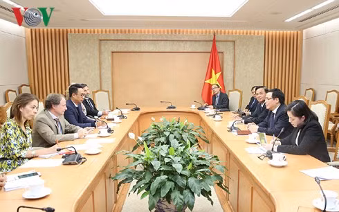 Toàn cảnh buổi làm việc.