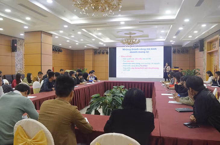 Quang cảnh lớp tập huấn