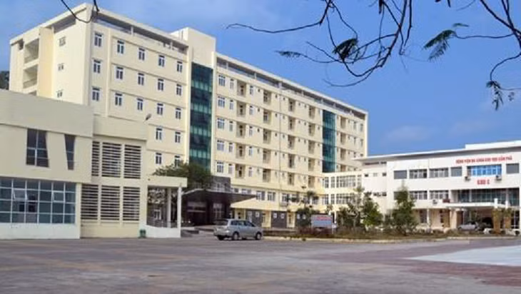 Hiện trường nơi nạn nhân nhảy từ tầng 6 xuống tử vong