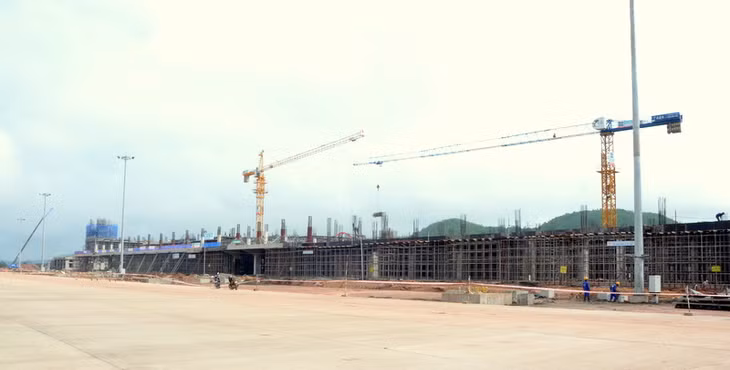 Nhà ga Cảng hàng không quốc tế Vân Đồn đang được thi công
