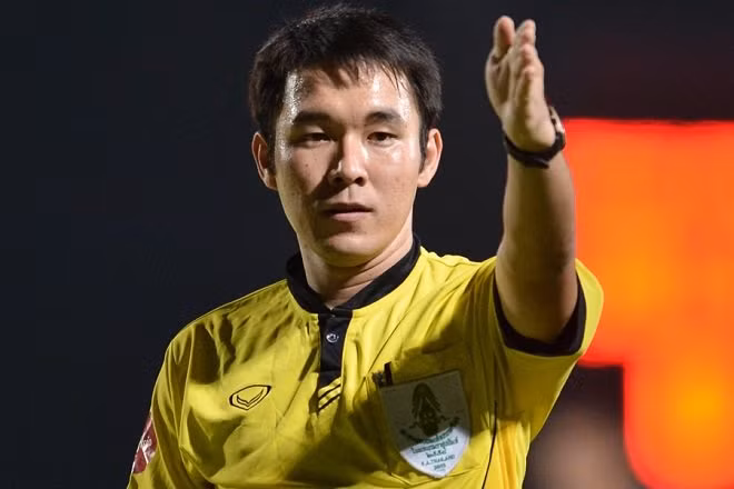  Trọng tài Pummarin Khamruen. Ảnh: Siam Sports