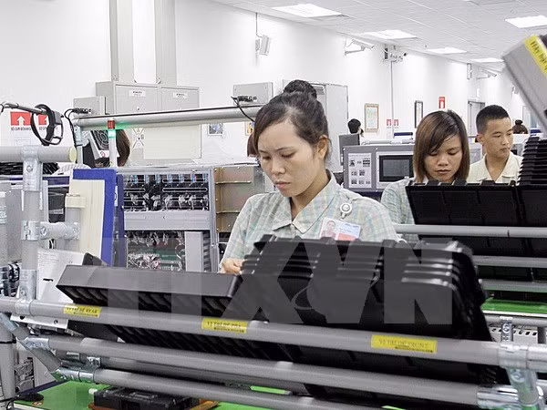 Dây chuyền sản xuất linh kiện điện thoại di động tại Samsung Thái Nguyên. (Ảnh minh họa: Tuấn Anh/TTXVN)