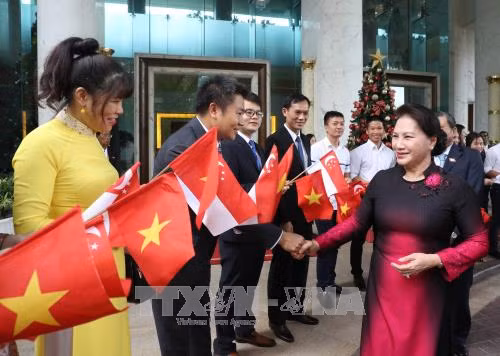 Chủ tịch Quốc hội Nguyễn Thị Kim Ngân, tại Sân bay Quốc tế Changi. Ảnh: TTXVN