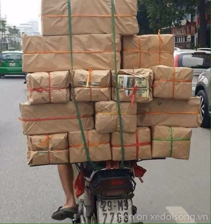 Đôi khi trên đường đời tấp nập, ta vô tình bị che mắt bởi ...núi đô la