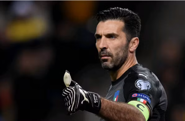  Buffon sẵn sàng trở lại Italia?
