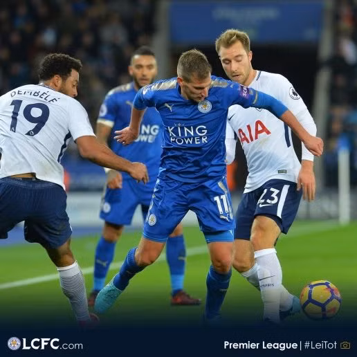  Leicester thi đấu lấn lướt đội khách.
