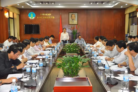 Đặng Huy Hậu, Phó Chủ tịch UBND tỉnh chủ trì buổi làm việc.