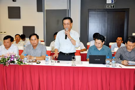 Đồng chí Đỗ Thông, Phó Chủ tịch Thường trực UBND tỉnh làm việc với đoàn.