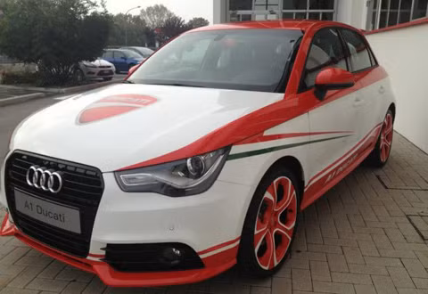 Ngoại hình với màu sơn đậm chất Ducati của chiếc Audi A1.
