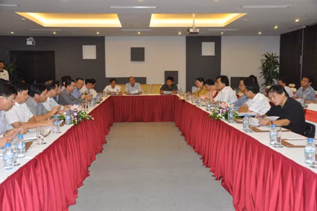 Quang cảnh buổi làm việc.