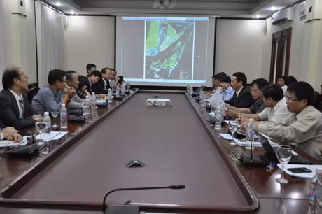 Quang cảnh buổi làm việc.