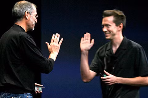 Scott Forstall là nhân tố quan trọng trong sự phát triển iPhone và iPad dưới thời Steve Jobs.