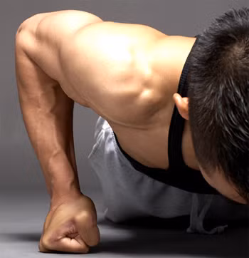 Nếu khỏe mạnh, bạn có thể thực hiện 20 cái chống đẩy liên tục