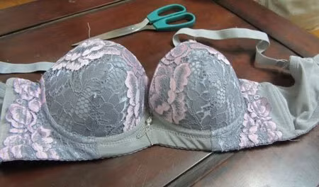 Chiếc áo ngực có mác “Made in VietNam” được mua ngày 19/10