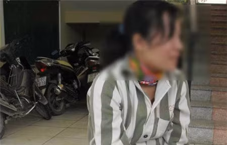 Bích hối hận vì đã phá nát chính gia đình của mình.