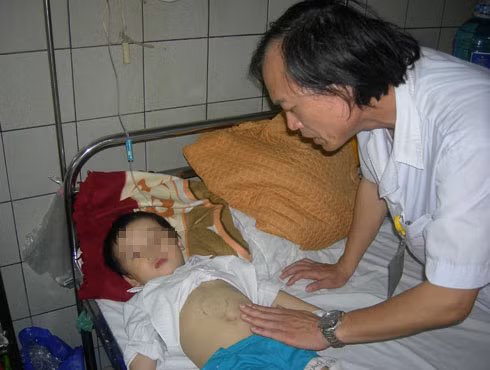 Trẻ nhỏ rất hay bị ho, sốt, chảy nước mũi, đau họng..., tuy nhiên không phải lúc nào thuốc kháng sinh cũng có tác dụng. 