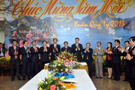 Đồng chí Phạm Minh Chính, Ủy viên T.Ư Đảng, Bí thư Tỉnh ủy phát biểu chúc tết cán bộ, công chức, viên chức tỉnh.