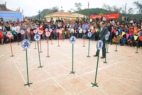 Thi đấu cờ tướng.