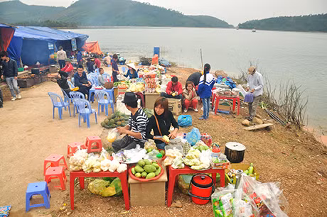 Quán cóc đua nhau mọc lên.