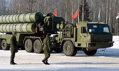 Hệ thống tên lửa phòng không S-400 do Nga chế tạo. Ảnh: defense-update