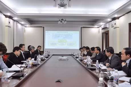 Quang cảnh buổi làm việc.