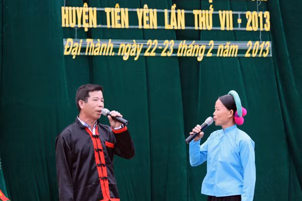 Lễ hội thu hút người dân khắp nơi về tham gia.
