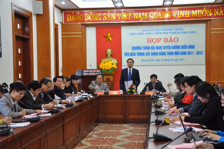 Đồng chí Đặng Huy Hậu, Phó Chủ tịch UBND tỉnh phát biểu tại buổi họp báo.