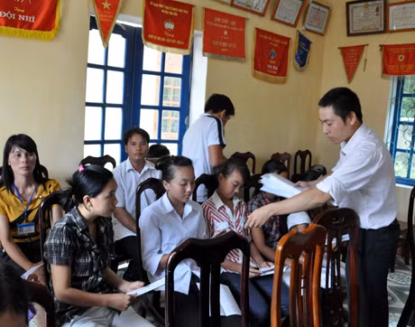 Một buổi TGPL lưu động tại xã Minh Châu (Vân Đồn).