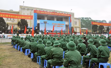 Sáng 25-2, cùng với 6 địa phương khác trong tỉnh, TP Cẩm Phả đã long trọng tổ chức lễ giao, nhận quân đợt 1 năm 2013.