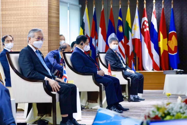 Thủ tướng Chính phủ Phạm Minh Chính chia sẻ ý kiến của Lãnh đạo các nước ASEAN về tình hình Myanmar và vai trò của ASEAN. Ảnh: VGP/Nhật Bắc