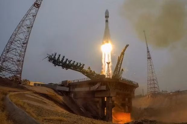 Tên lửa đẩy Soyuz-2.1a của Nga với 38 vệ tinh từ 18 quốc gia đã phóng từ bệ phóng tại Baikonur Cosmodrome, Kazakhstan ngày 22/3. (Nguồn: Reuters)