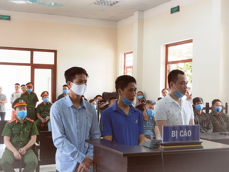Các bị cáo Lê Văn Chiến, Đỗ Văn Giáp, Hoàng Minh Hải tại phiên tòa xét xử.