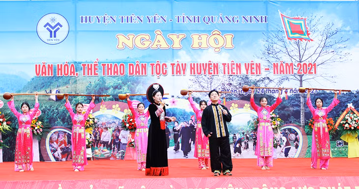 Một tiết mục văn nghệ trong chương trình.