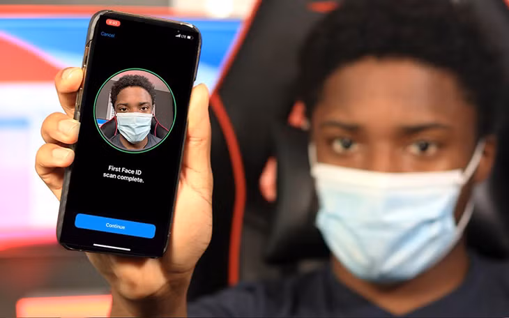 Apple phát hành phần mềm mới cho phép người dùng mở khóa iPhone của họ bằng Face ID trong khi đeo khẩu trang.