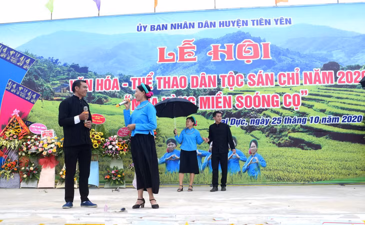 Hát Soóng cọ tại Lễ hội Văn hóa - Thể thao dân tộc Sán Chỉ xã Đại Dực (Tiên Yên) năm 2020.