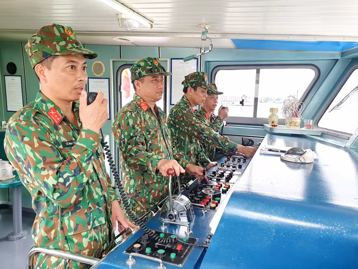 tàu liên ngành cứu hộ cứu nạn