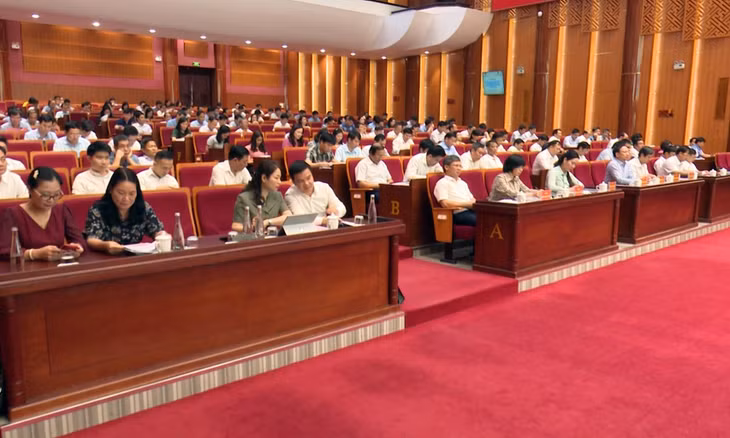 Các đại biểu tham dự hội nghị.