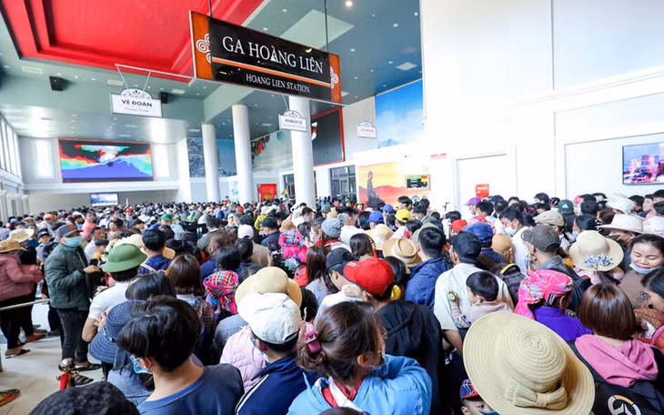 Xem xét hạn chế các sự kiện, hoạt động tập trung đông người không cần thiết. (Ảnh minh họa: ST)