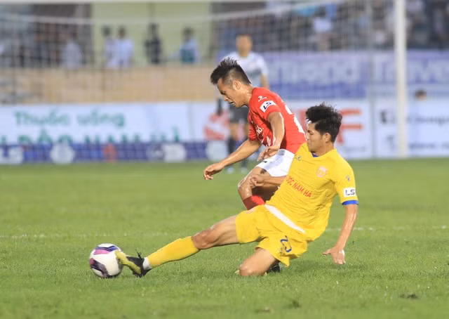 CLB Nam Định thắng kịch tính CLB TP Hồ Chí Minh với tỉ số 3-2 tại vòng 11 V.League