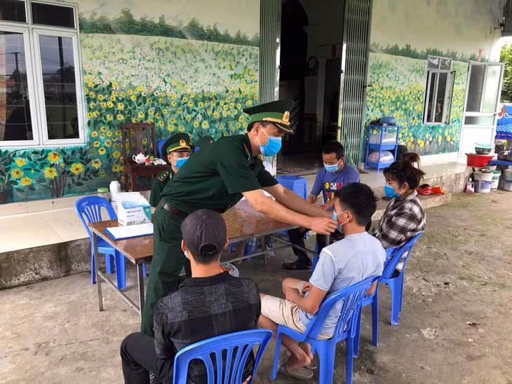 Cùng với việc tăng cường lực lượng tuần tra, kiểm soát chặt chẽ toàn bộ tuyến biên giới thuộc đơn vị quản lý, ngăn chặn xuất nhập cảnh trái phép,Đồn Biên phòng Pò Hèn