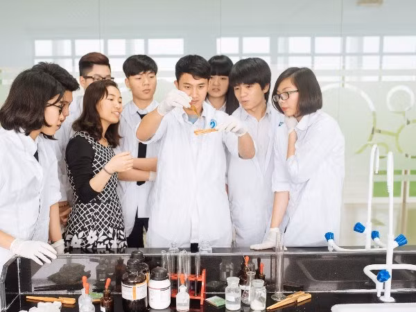 Bộ Giáo dục và Đào tạo đã cho phép đào tạo bồi dưỡng chứng chỉ nghiệp vụ sư phạm. (Ảnh minh họa: PV)