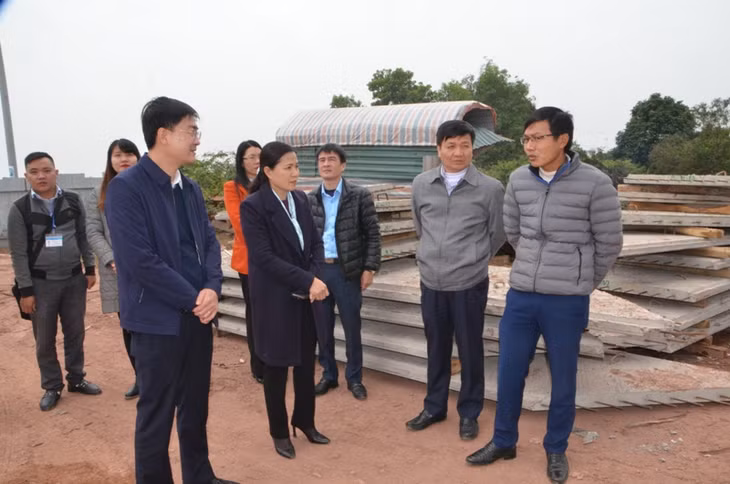 Đoàn giám sát của Đoàn Đại biểu Quốc hội Tỉnh do đồng chí Đỗ Thị Lan, Ủy viên BTV Tỉnh ủy, Trưởng Đoàn ĐBQH tỉnh Quảng Ninh làm trưởng đoàn đã tiến hành giám sát chuyên đề “việc thực hiện chính sách, pháp luật về quy hoạch, quản lý, sử dụng đất đai tại đô thị từ khi Luật đất đai năm 2013 có hiệu lực đến hết năm 2018”. 