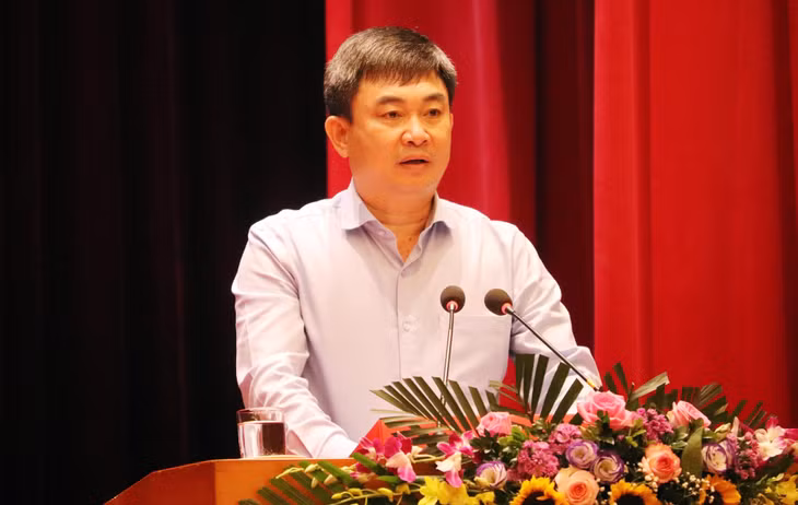 Đồng chí Ngô Hoàng Ngân, Phó Bí thư Thường trực Tỉnh ủy phát biểu tại buổi gặp mặt.