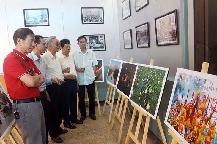 Thị xã Quảng Yên triển lãm hình ảnh Bảo vật Quốc gia và triển lãm ảnh thời sự, nghệ thuật năm 2021. 