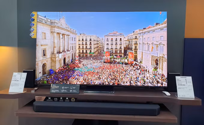 Một mẫu TV 8K của Samsung đang được bán tại Việt Nam. Ảnh: Bảo Lâm.