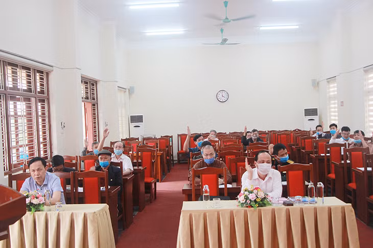 Các đại biểu thống nhất danh sách ứng cử hiệp thương bước 2 là 71 đại biểu ứng cử đại biểu HĐND TX, nhiệm kỳ 2021- 2026.