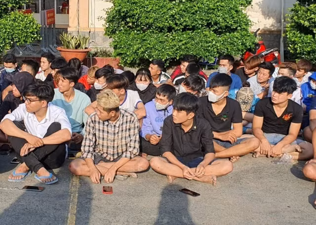 Các đối tượng tham gia đua xe trái phép hôm 11/4.
